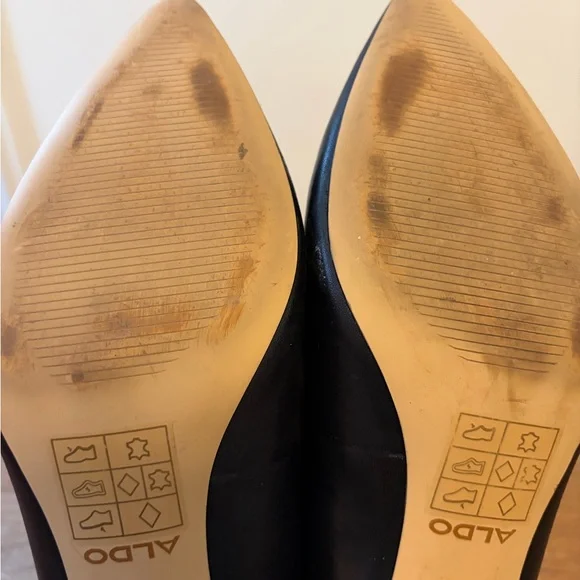 ALDO Black Pointed Toe Heels - Picture 4 of 5